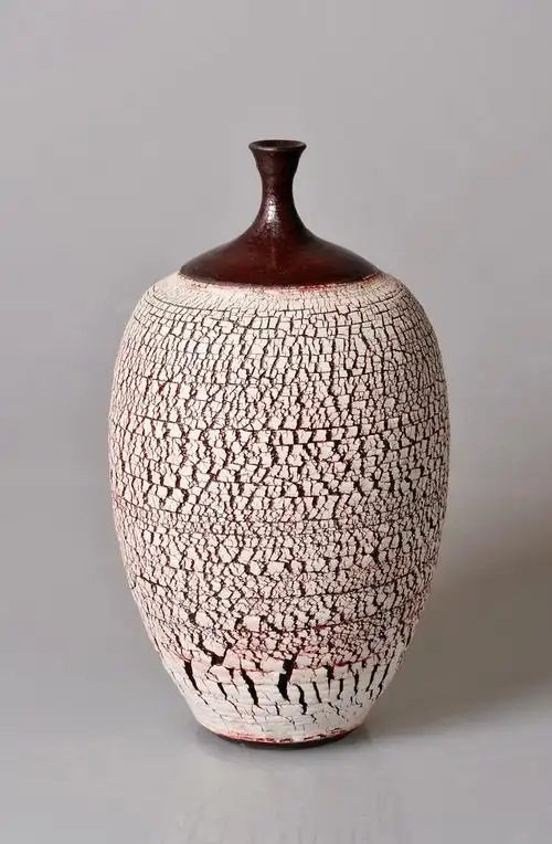 精美的现代陶瓷艺术作品