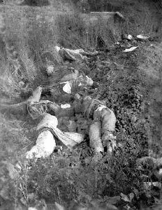 点击此处查看全部新闻图片渣滓洞:被烧成焦炭的烈士遗体