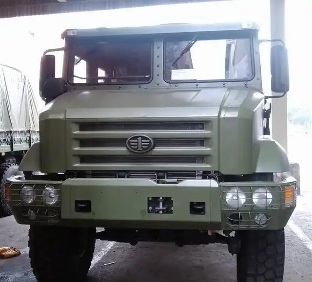 一汽生产的解放牌卡车可谓是跑遍大江南北啊,但更专注的在军用卡车