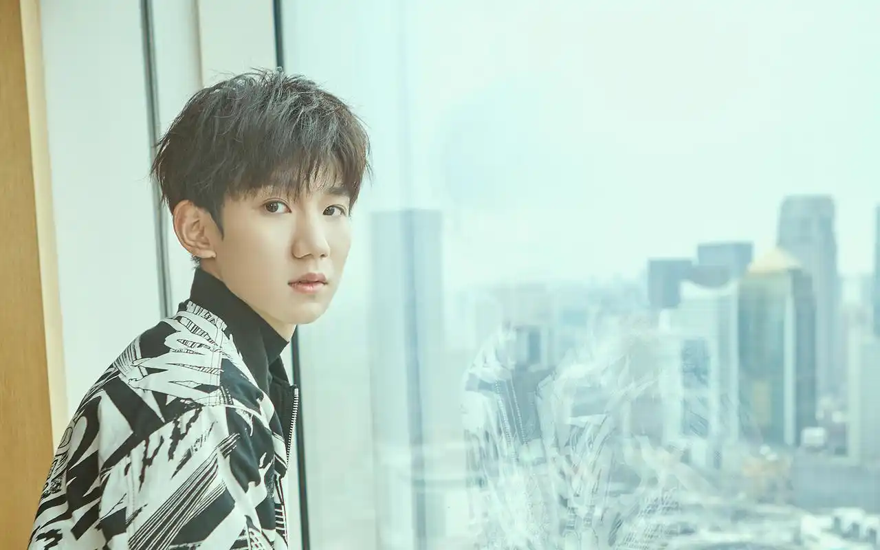 王源帅气俊朗写真桌面壁纸