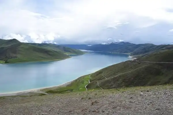 拍摄了三张照片,求指点如何能够拼接成一张照片