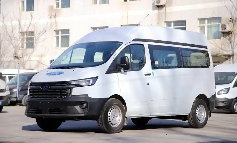 2023款福特全顺详解!性能,操控,油耗表现出色外,空间变化也大