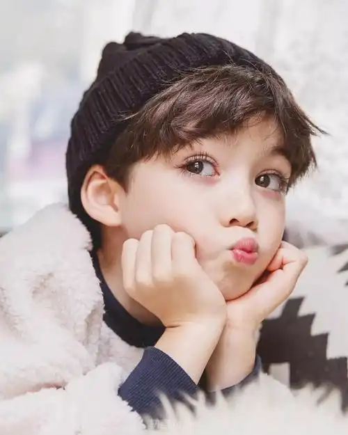 混血宝宝有多好看?这是我今年看过颜值最高的人!