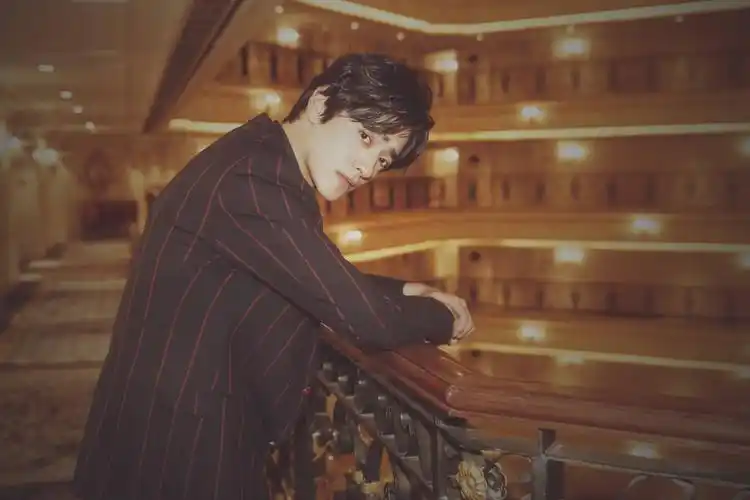 郑云龙头像壁纸