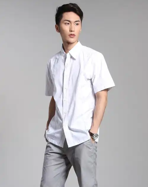 白色休闲短袖衬衫