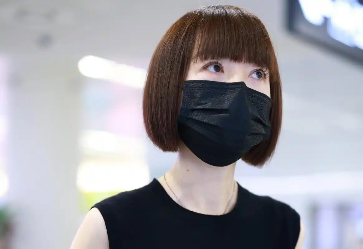 陈鲁豫暴瘦,短发英姿飒爽 主持人陈鲁豫最近暴瘦,一头短发英姿飒爽