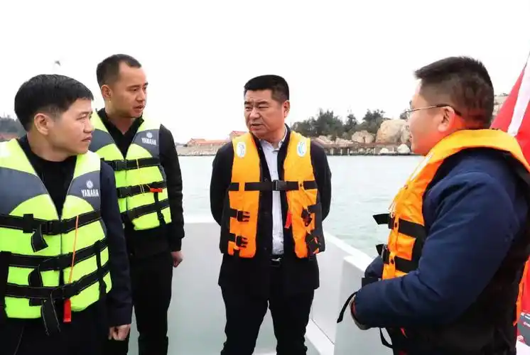 漳州诏安县委书记李亚容深入一线调研海上养殖综合整治工作