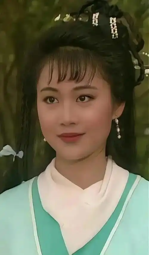 被誉为古装皇后的梁小冰,鼻子塌嘴巴大,她的颜值是否被夸大了?