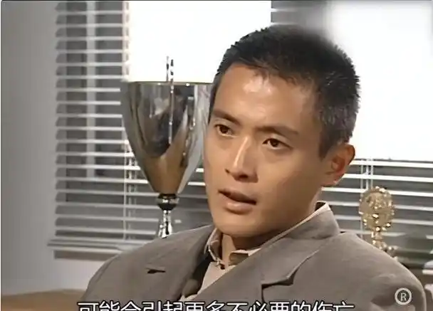 发福是中年男人的颜值克星,5位男星曾帅气逼人,现在长胖变大爷