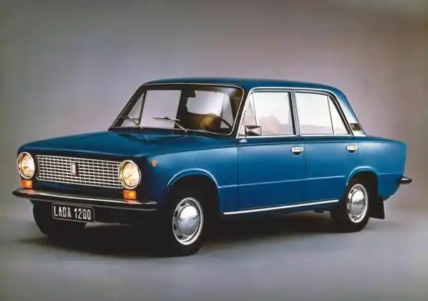 80年代中期进入国内的苏联轿车拉达2105