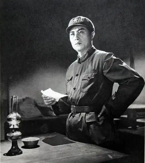 回顾王心刚:陪伴患病妻子64年,儿女成亿万富翁,他想做个普通人|演员