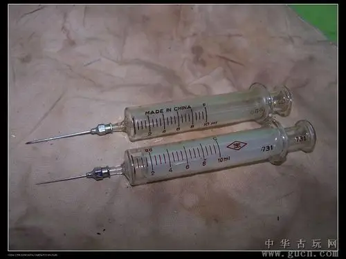 老玻璃注射器