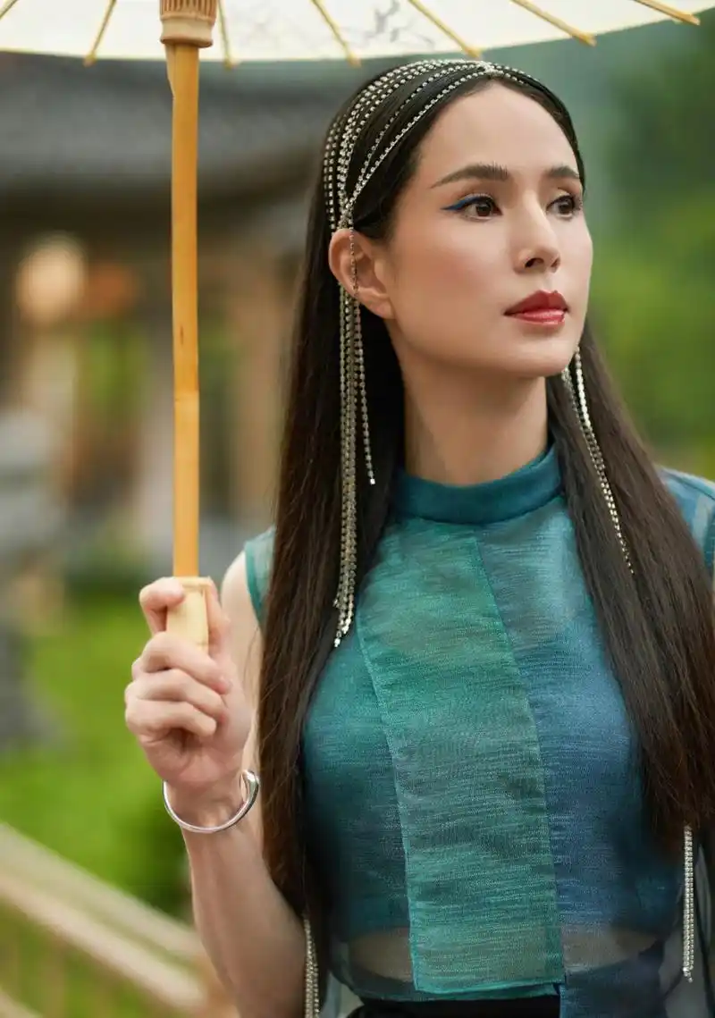 李若彤也太会保养了,容貌美丽,身材宛若妙龄少女,依旧美得不可方物!