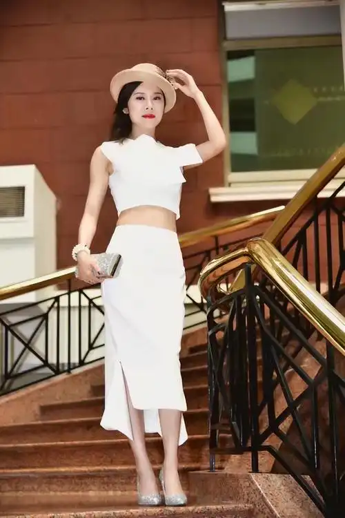 穿越女神张子涵生活照