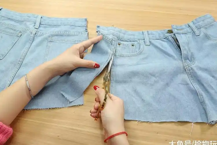 牛仔裤穿旧了也别扔掉, 动手改一改, 做成时尚包包, 实用还好看