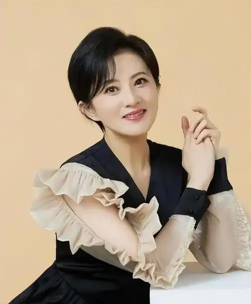 金铭:43岁单身却精彩,活出真我才是人生赢家