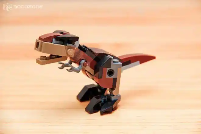 乐高积木拼包,也是比较丰富的,拼搭很简单,但其中也是包含一些小恐龙