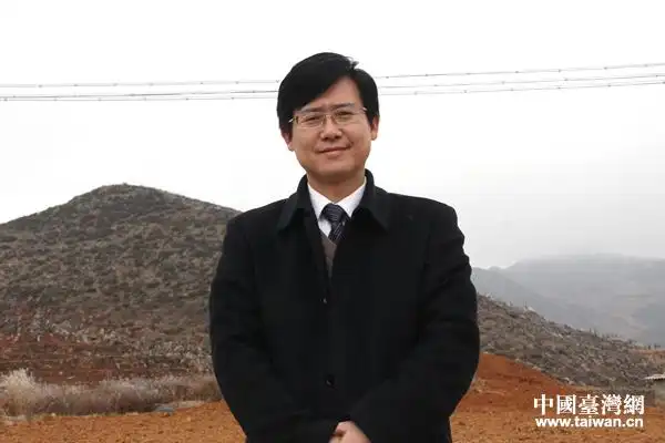 威宁自治县委常委,迤那镇党委书记马祥宏讲述村里的结对帮扶.