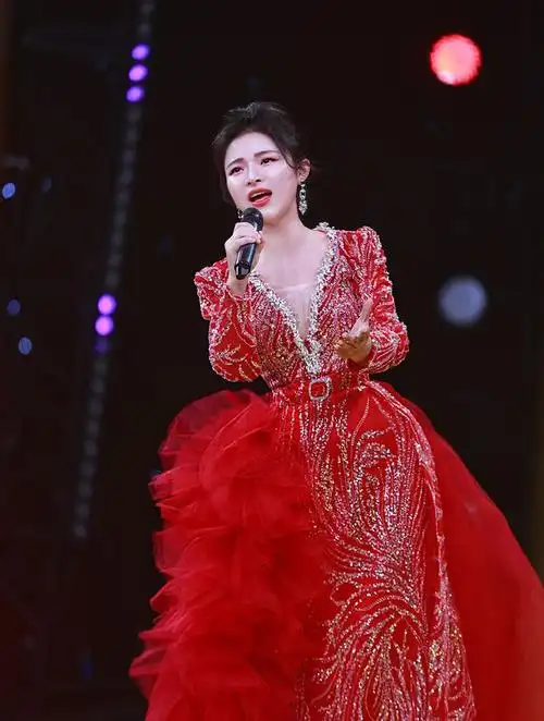 张友凤女高音歌手魅力