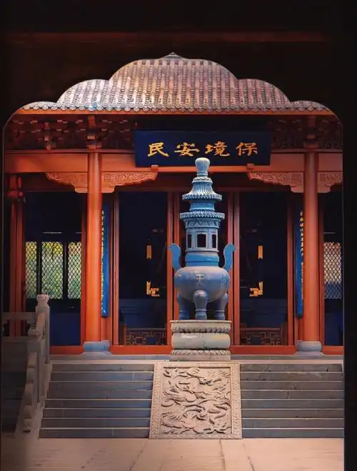 西湖边的网红地标钱王祠值得我们的敬意