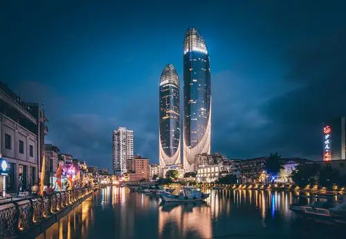 双子塔中的其中一栋,就是我这次来厦门体验的酒店:厦门康莱德酒店.