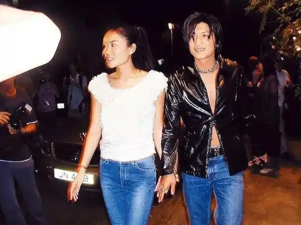 港媒曝王菲谢霆锋分手