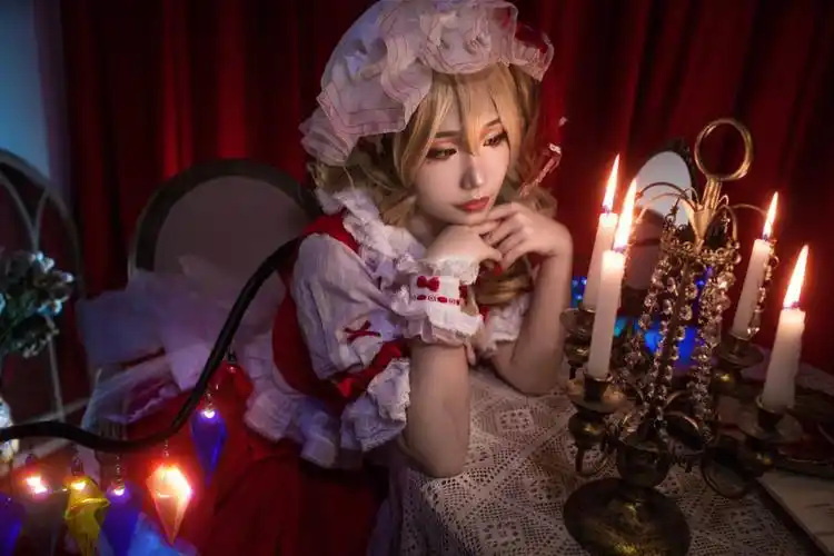 芙兰朵露cos要跟我一起玩吗