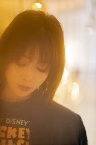 殷桃短发西服酷飒写真图片59