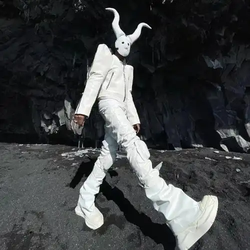 travisscott御用造型师bloodyosiris