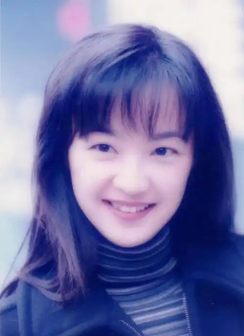 歌坛天后陈慧娴:三段失败恋情,佛系心态让她至今还没结婚没孩子_事业