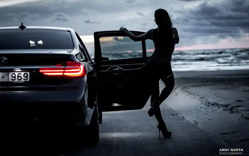 精美名车美女模特写真桌面壁纸图片