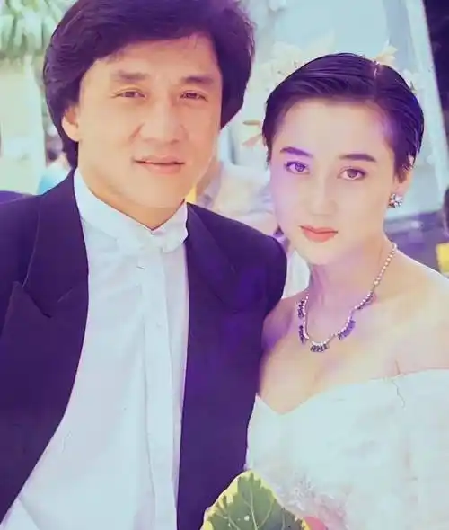 利智能让李连杰丢下发妻为她卖身还债她靠的绝不只是美貌而已2