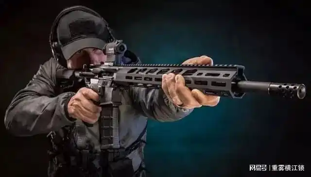精度百米1moa 六级可调枪托 30发弹匣 性能卓越的以色列ar15步枪