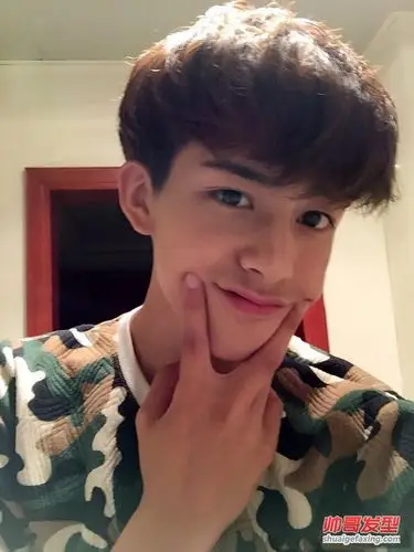 帅哥宋威龙写真 小清新帅哥短发碎发最可爱(11)