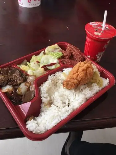 加班吃盒饭