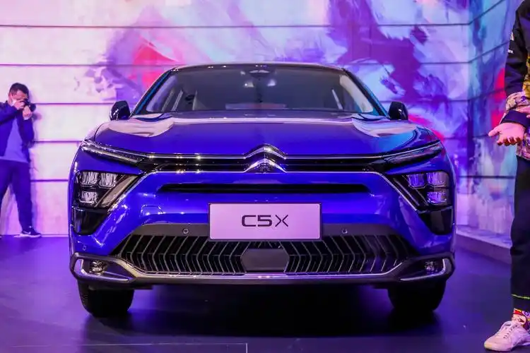 配置信息曝光雪铁龙凡尔赛c5x将于8月9日开启预售