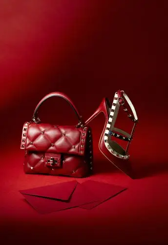 欧洲知名奢侈品在线零售商 mytheresa 春节诚意献礼_潮流情报_服装