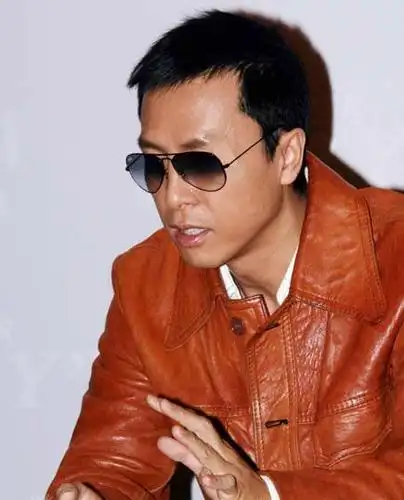 甄子丹《锦衣卫》牵手赵薇 皮衣赏析(组图)