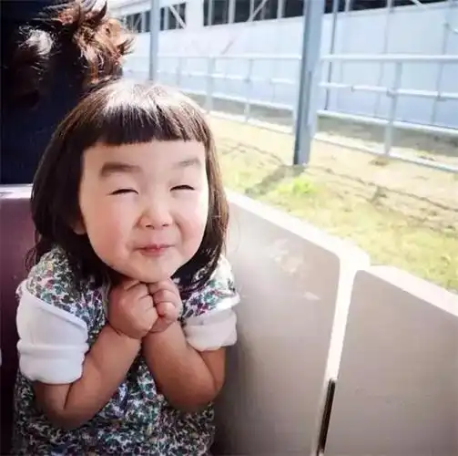 四岁小女孩丑萌火遍世界你就是我要的傻丫头