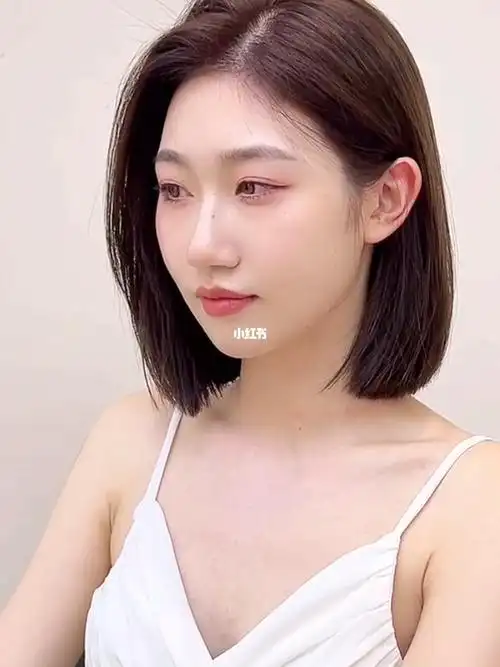 8787让你年轻不止十岁的披肩锁骨发型蓬松减龄锁骨发