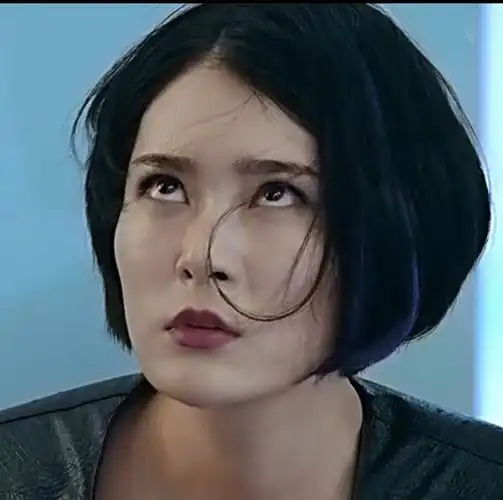 澳门风云2黑色黑马甲,女保镖