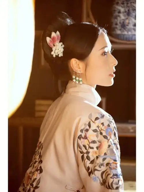 分享一组#富察皇后  #盘子女人坊官方