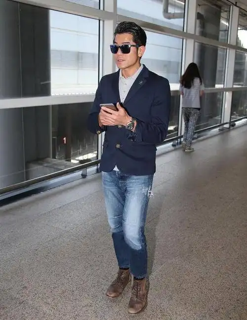 男破洞牛仔裤不知道怎么搭?看刘德华天王如何演绎