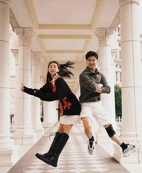 田亮与女儿拍亲子写真,14岁森碟变运动美少女,身高优越颜值超高_父女