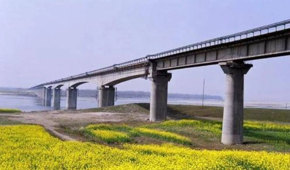 简支梁桥和连续梁桥的区别