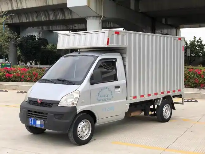 2018年五菱荣光厢式货车,1.5发动机,全车精品,带空调