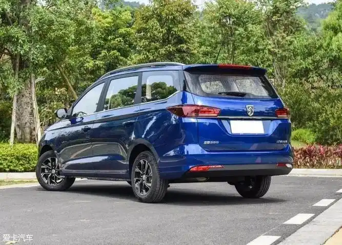 宝骏全新6座mpv5万起看着比730年轻不少