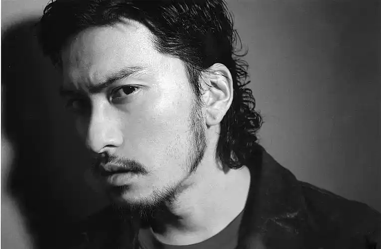 胡子帅哥多图(久违的更新)