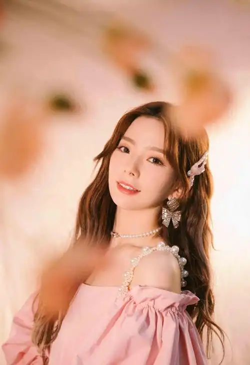 硬糖少女陈卓璇甜美气质写真