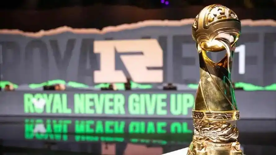 恭喜msi季中赛rng夺冠!lpl赛区锁定世界赛4个席位